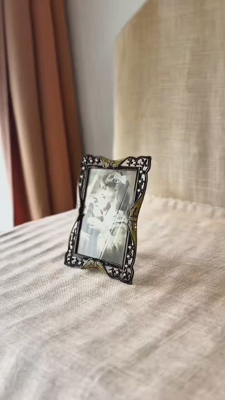 Vintage Ornate Photo Frame – 7 Inch